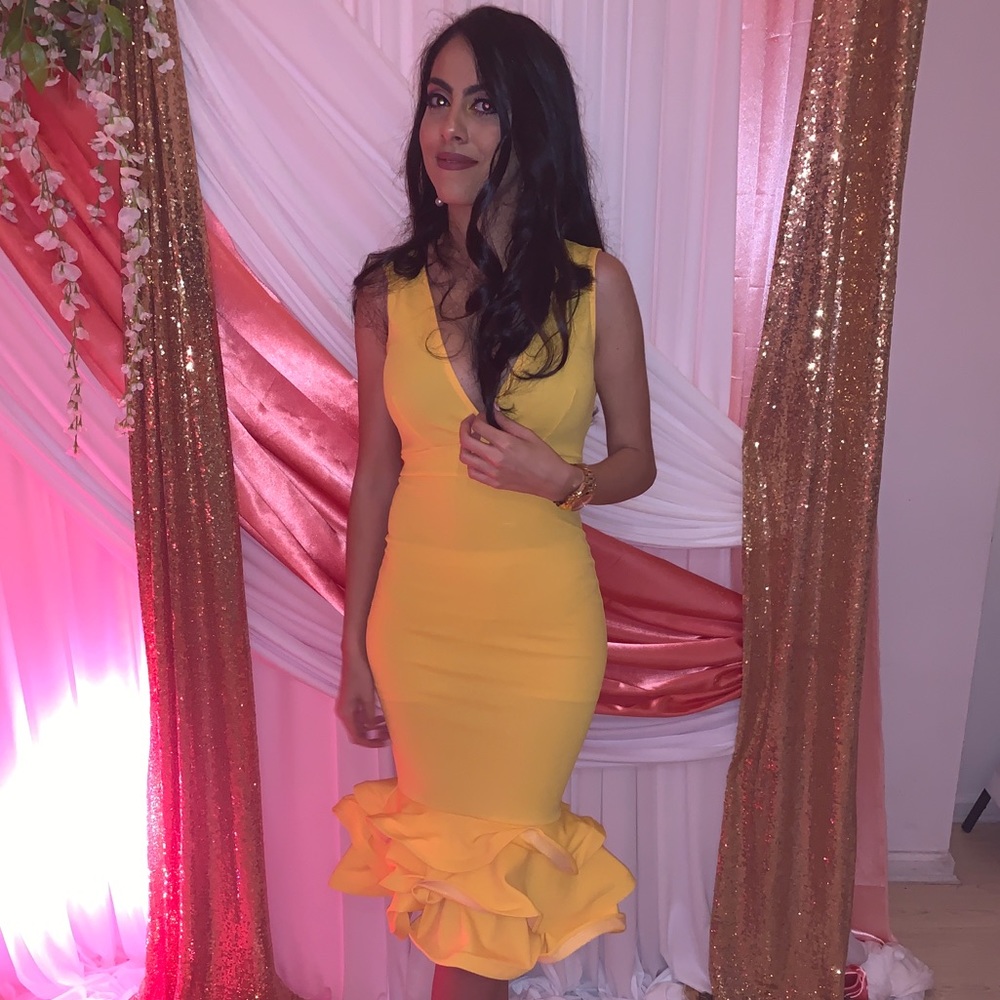 Yellow statement midi dress